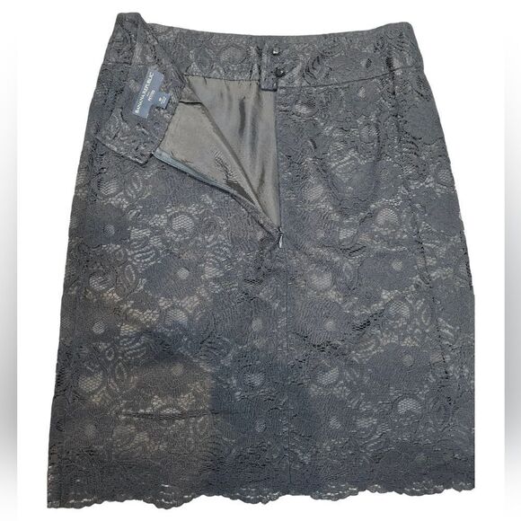 Banana Republic Black Two Tone Floral Lace Pencil Skirt - Picture 6 of 11